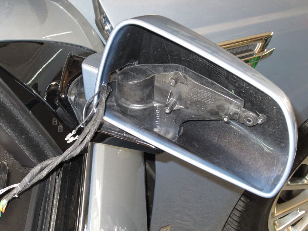 Outside Mirror Disassembly and Reassembly.